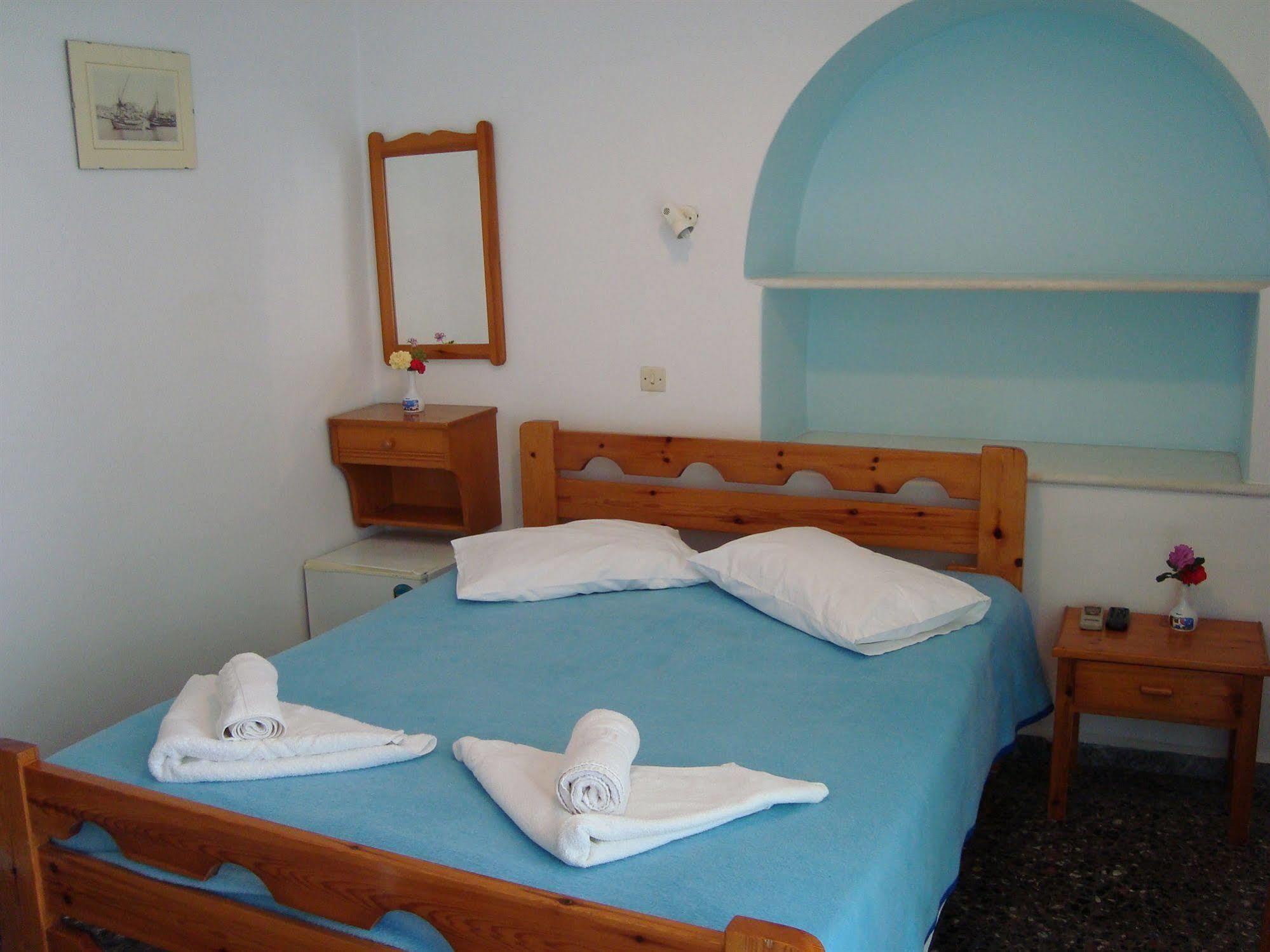 ホテル Vakhos Naxos City エクステリア 写真